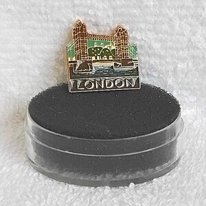 International Insignia London Bridge W. Midlanos Brass & Enamel Pin!!